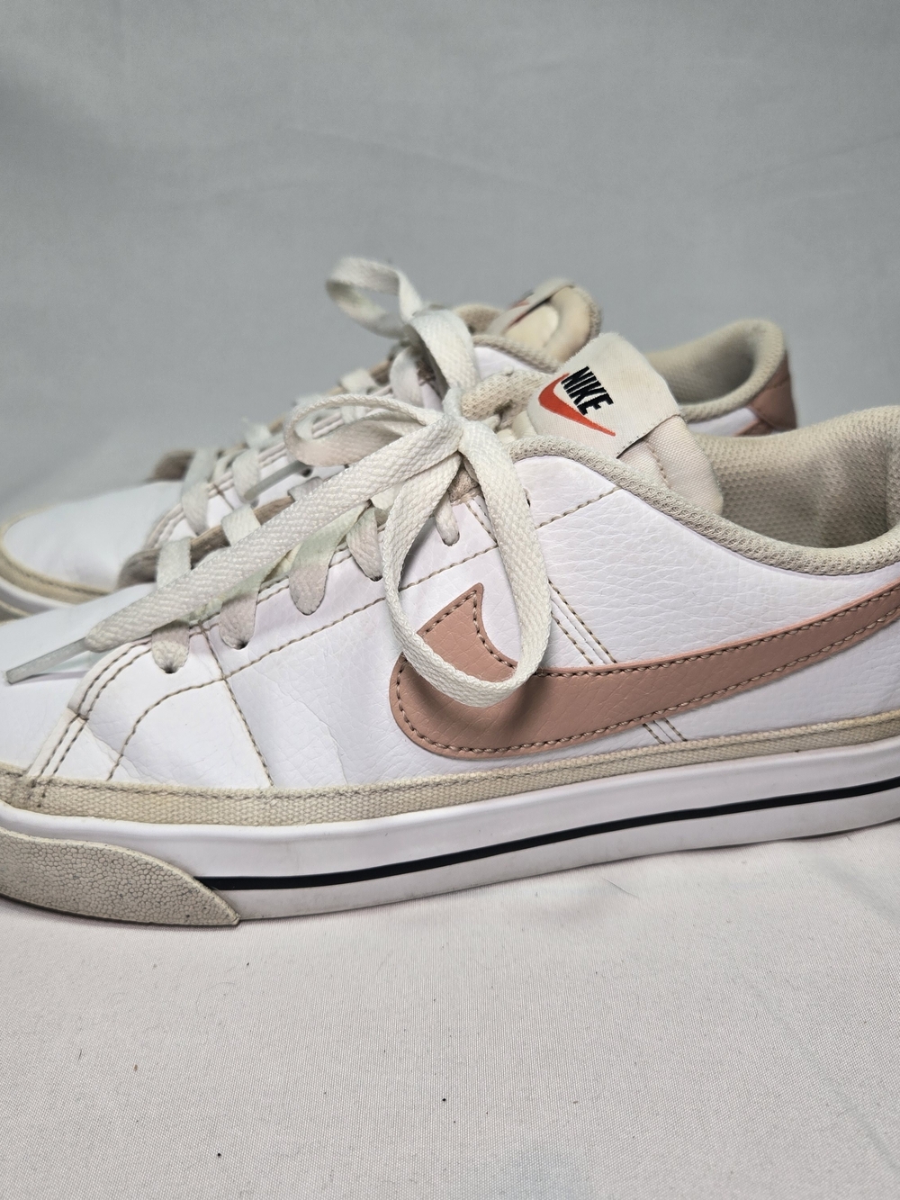 NIKE Court Legacy White Rose Womens 7.5 Casual Shoes Sneakers Streetwear Leather